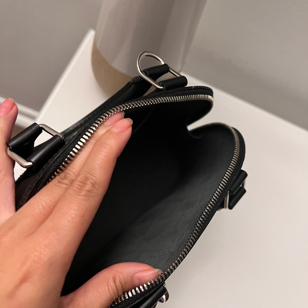Louis Vuitton - Black Alma BB, Epi Leather, Designer Hand Bag, LV - Picture 6 of 12